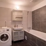 Chic Urban 1br And Easy Parking アパート ブラチスラヴァ